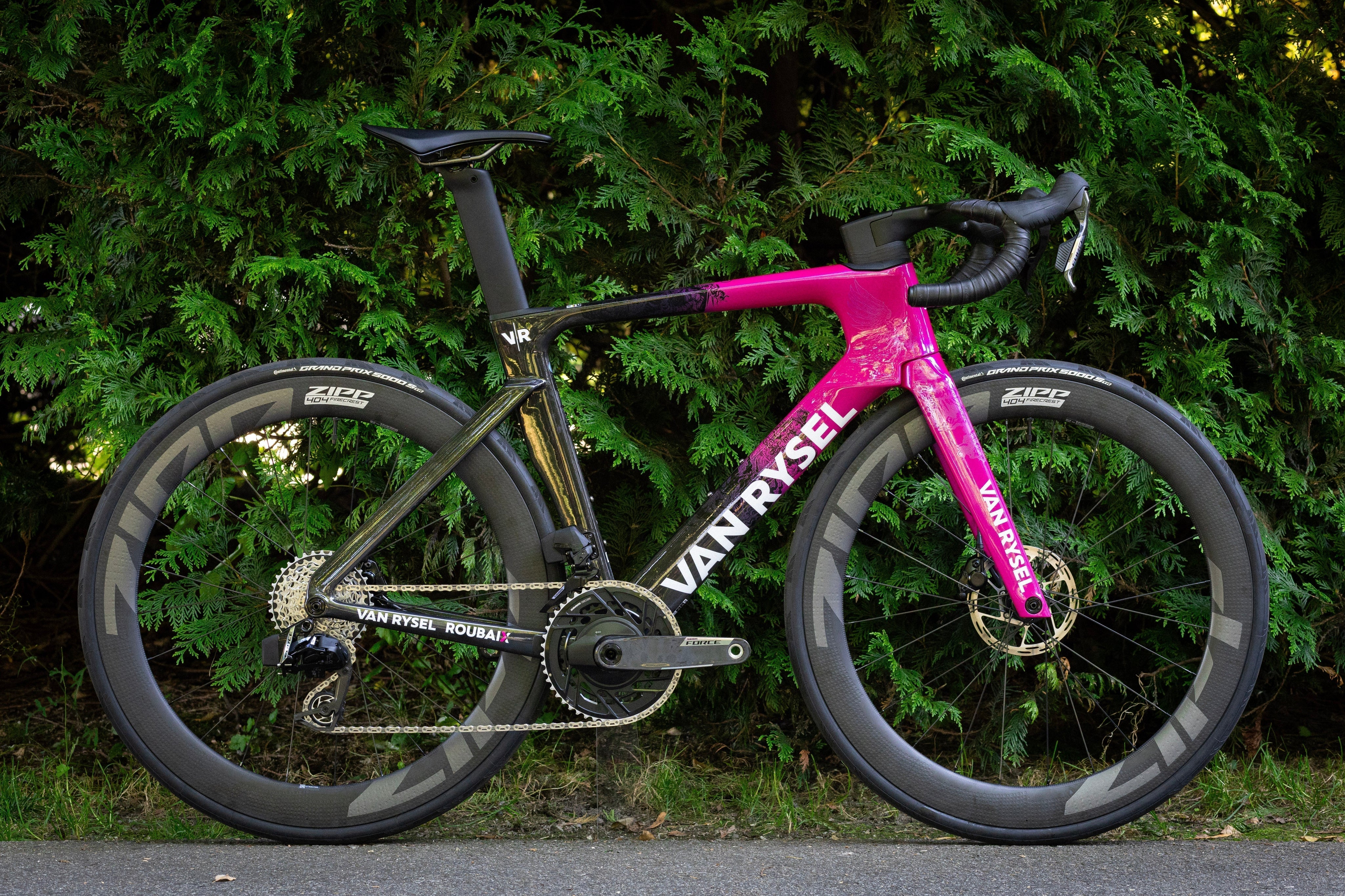 Closer Look: Van Rysel RCR-F x Roubaix Team