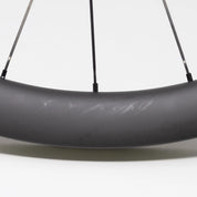 Roue complète Reserve 42|49 Turbulent Aero CL DT 350 HG11 (défaut esthétique)