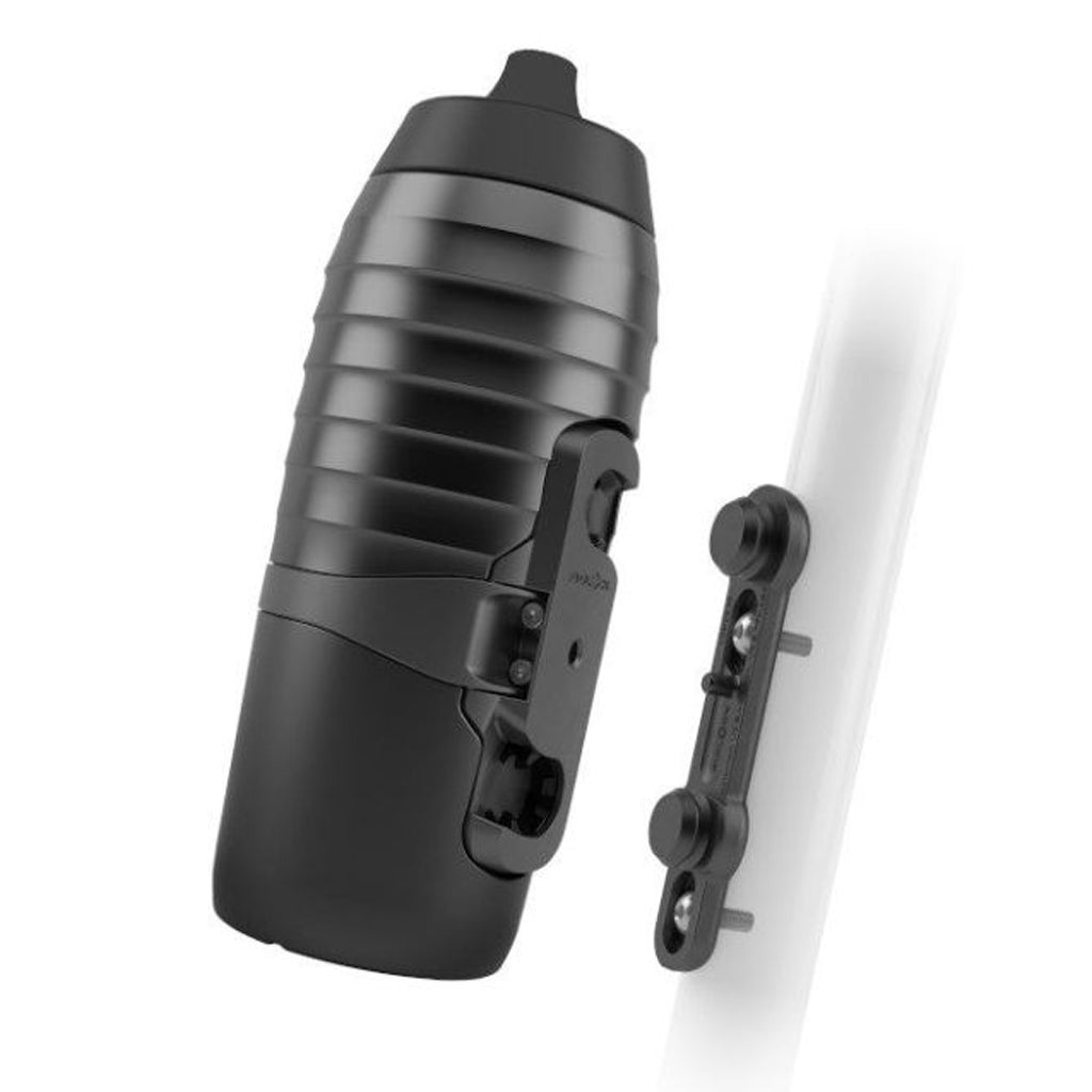 FidlockBottle600mlKeegow_BikeBaseKeegoDarkMatter.jpg