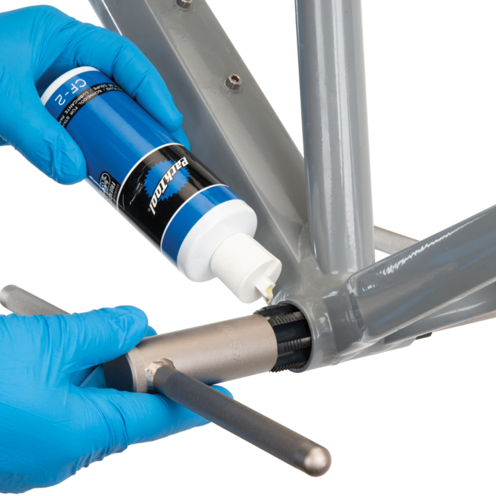 ParkToolBTS-1BottomBracketTapping_FacingSet-2.jpg