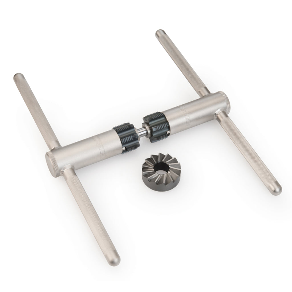 ParkToolBTS-1BottomBracketTapping_FacingSet.jpg