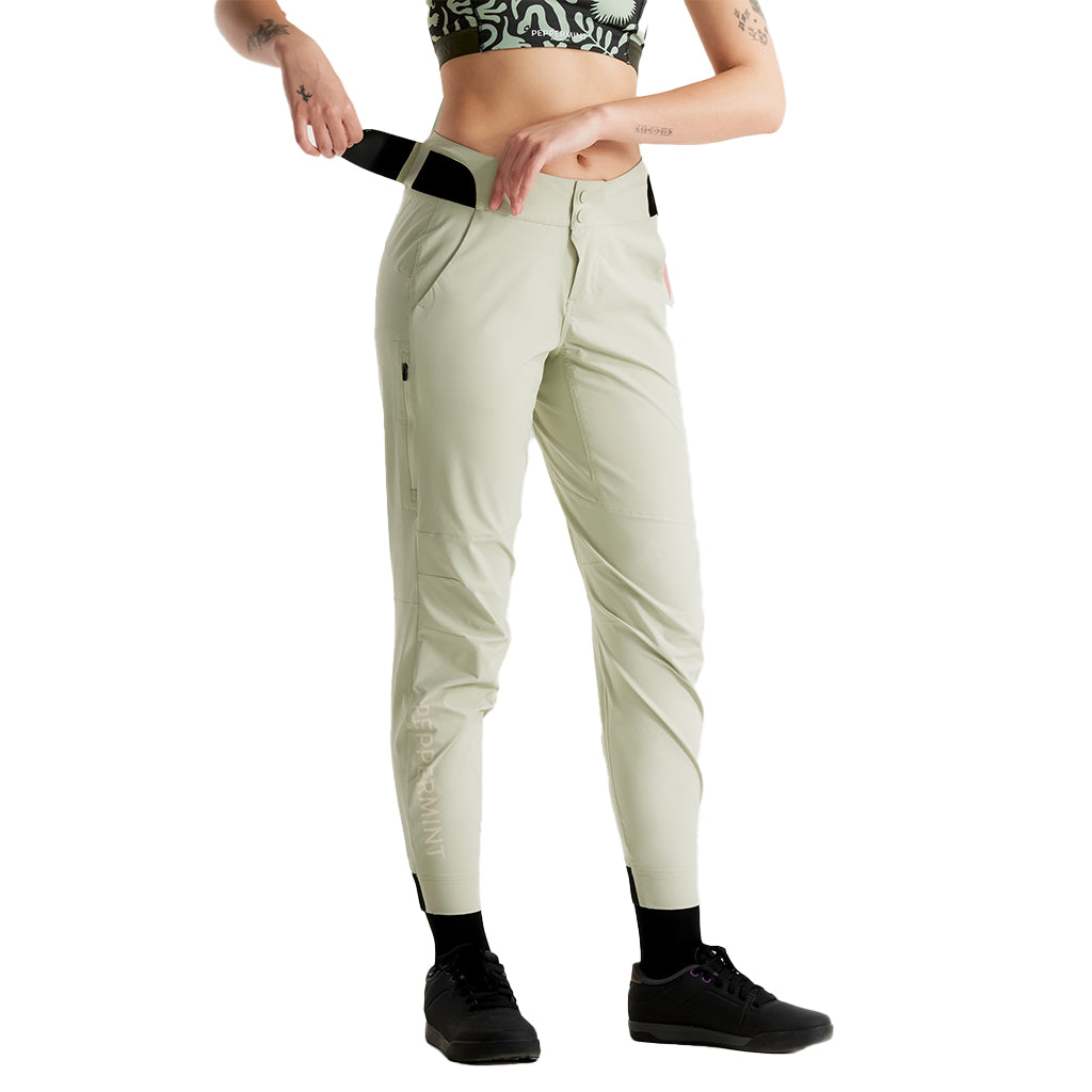 SignatureMTBPantsWomen_sSage-2.jpg